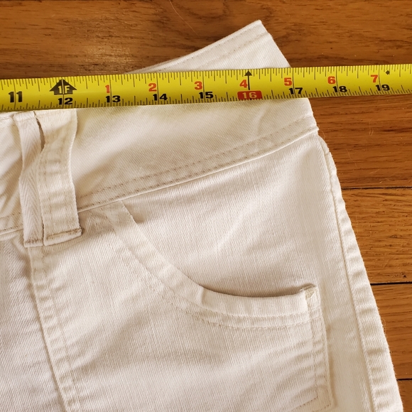 White Stretch Denim Shorts *Flaw* - Picture 5 of 10